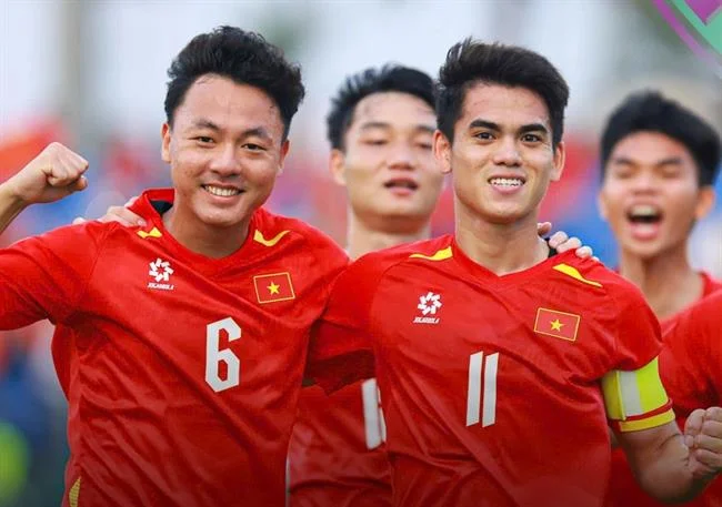 Hình ảnh minh họa các loại cá và vũ khí trong trò chơi bắn cá dagac3 bet